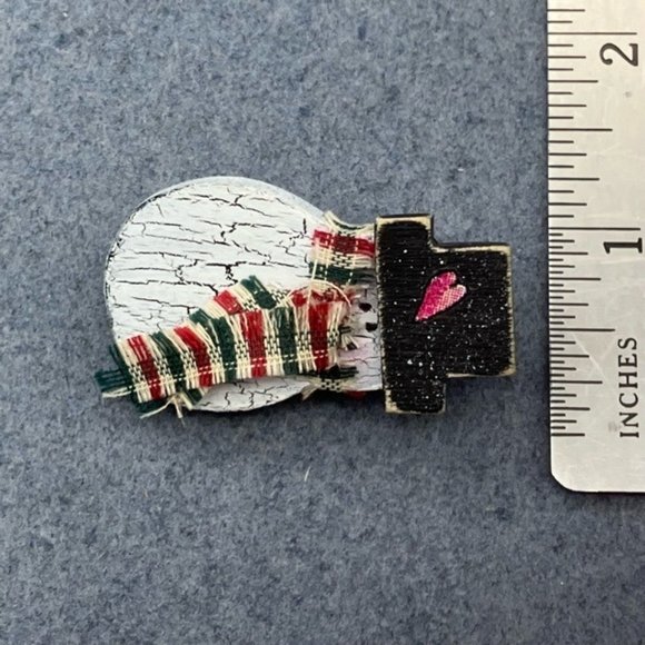 Christmas Pin Brooch Snowman Wood Green Red Plaid Scarf Black Hat Crackle Rustic - Picture 5 of 5